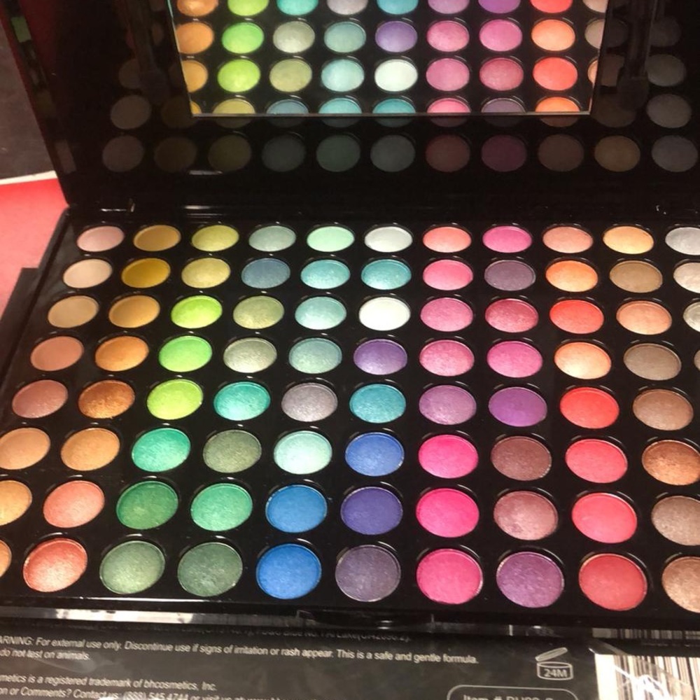 B H Cosmetics pallet 88 colors